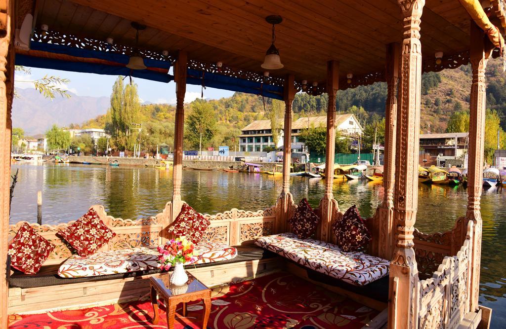 Hotel White House Group Of Houseboats Srīnagar Exterior foto