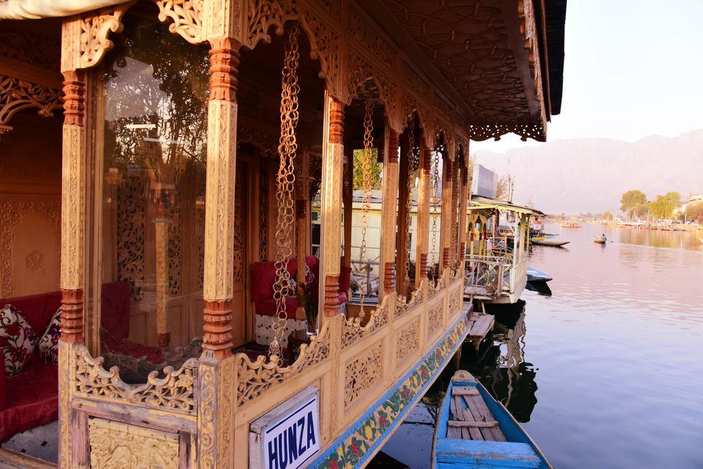 Hotel White House Group Of Houseboats Srīnagar Exterior foto