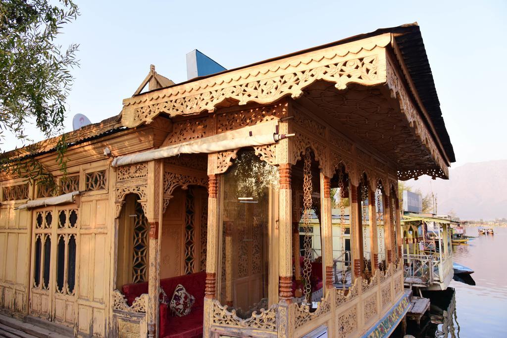 Hotel White House Group Of Houseboats Srīnagar Exterior foto